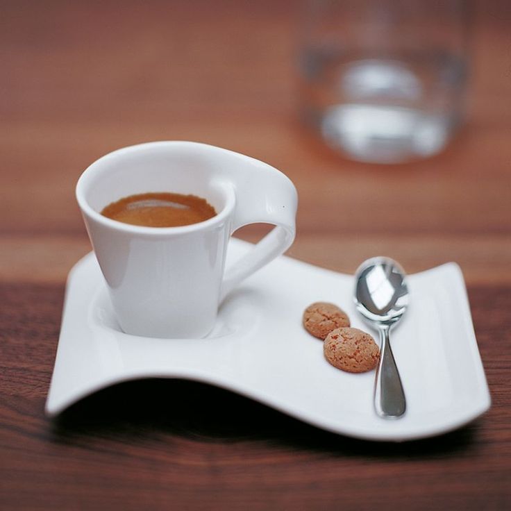 Service à café "Vague de Porcelaine"